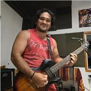 Profesor de guitarra eléctrica busca alumnos interesados en aprender